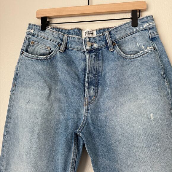 Zara Womens Blue Denim Cutoff Pants Raw Hems Light Wash Size 10 Jeans Distressed - Picture 3 of 8
